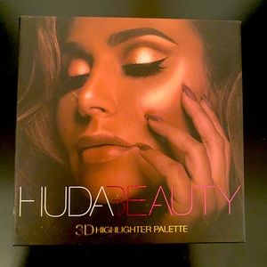 Huda Beauty 3D Highlighter Palette